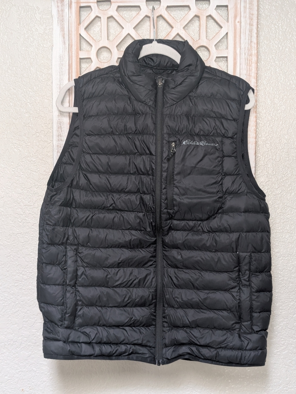 Eddie Bauer Down Puffer Vest Mens Medium Black Quilted Insulated Zipper Pockets